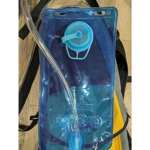 Cabela's Hydration Pack - Picture 4 of 6